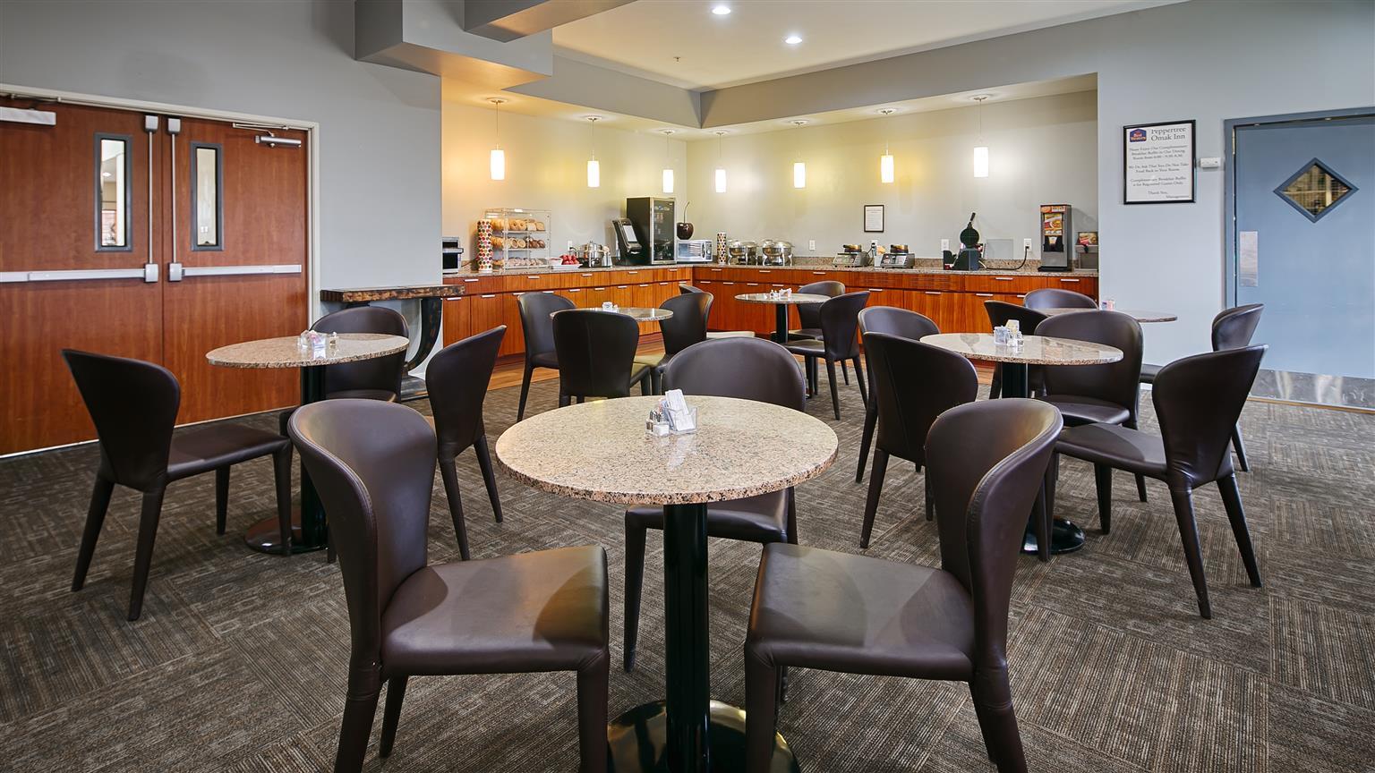Best Western Plus Peppertree Inn At Omak Ngoại thất bức ảnh